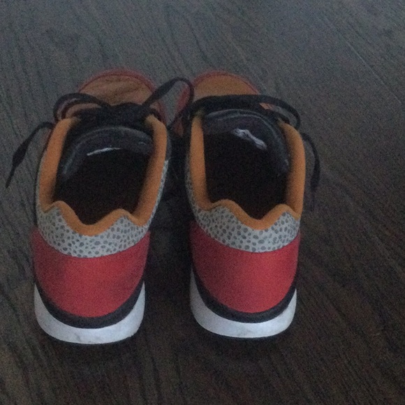 Mens Nike Sneakers - Picture 3 of 7